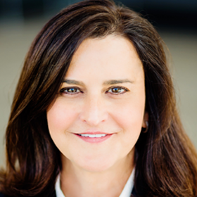 Dawn Smith, Présidente et chef de l’exploitation (COO)